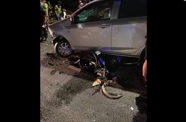 Melaka police: Two teens killed in three-vehicle crash in Krubong